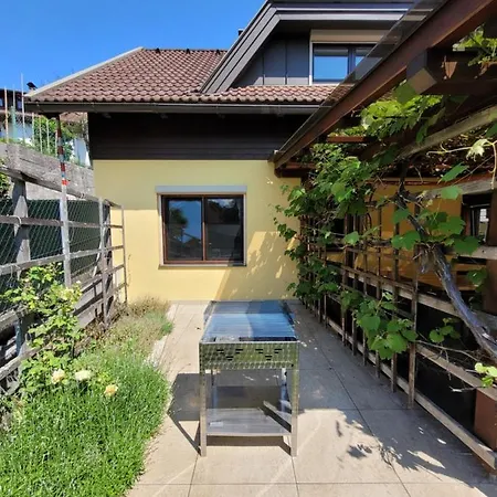 Haus Seebrise بيت للعطل *